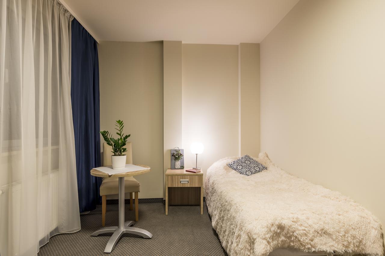 Willa Wiosenna Hotel Ozarow Mazowiecki Kültér fotó