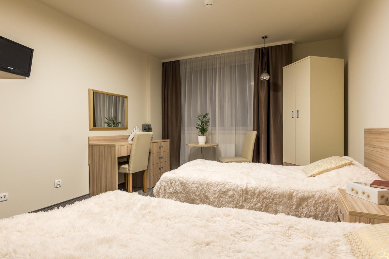Willa Wiosenna Hotel Ozarow Mazowiecki Kültér fotó
